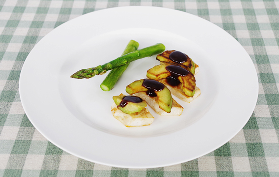 焼きアボカドのせめかじきステーキ
